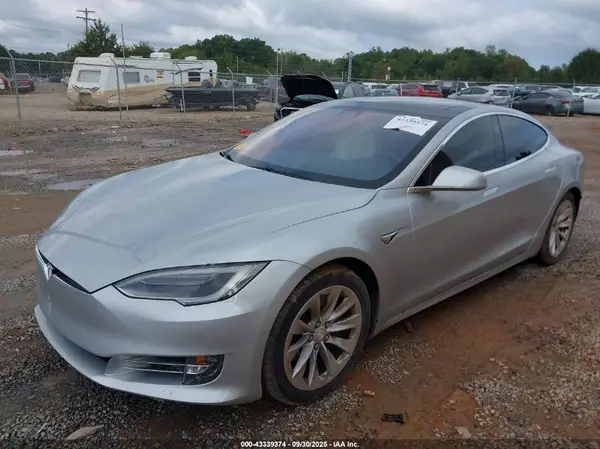 5YJSA1E24JF277128 2018 TESLA MODEL S - Image 2