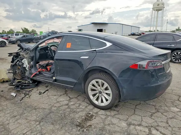 5YJSA1E24JF280725 2018 TESLA MODEL S - Image 2