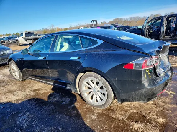 5YJSA1E24JF293328 2018 TESLA MODEL S - Image 2