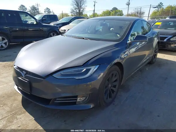 5YJSA1E24JF297752 2018 TESLA MODEL S - Image 2