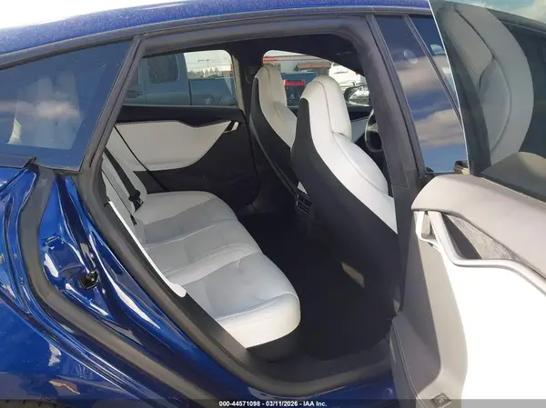 5YJSA1E24KF336048 2019 TESLA MODEL S - Image 8