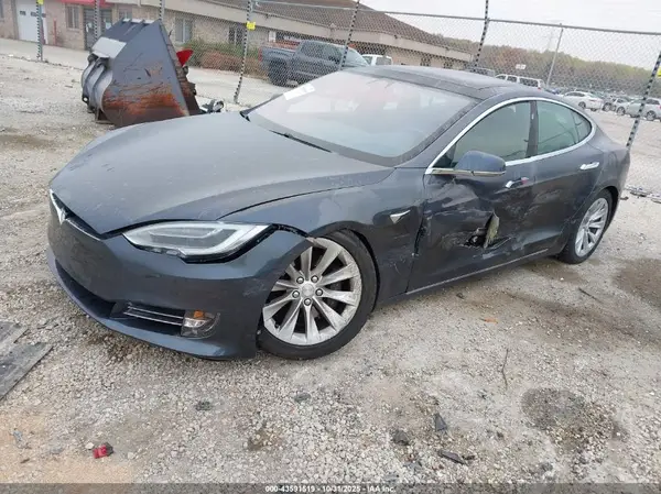 5YJSA1E25HF176402 2017 TESLA MODEL S - Image 2