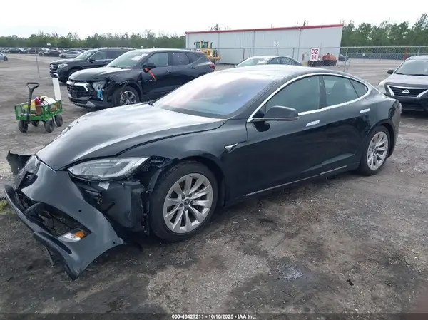 5YJSA1E25HF215795 2017 TESLA MODEL S - Image 2