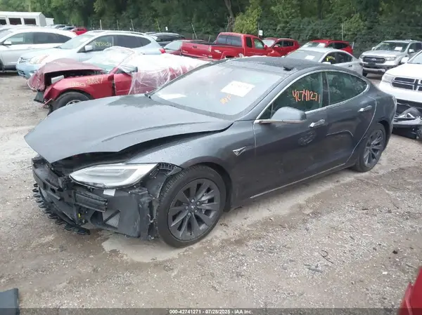 5YJSA1E25JF243246 2018 TESLA MODEL S - Image 2