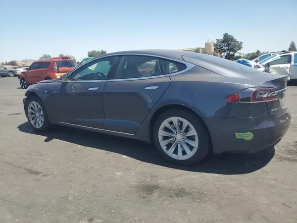 5YJSA1E25JF243778 2018 TESLA MODEL S - Image 2