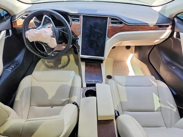 5YJSA1E25JF244834 2018 TESLA MODEL S - Image 8
