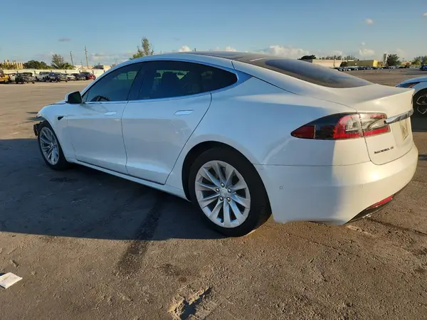 5YJSA1E25JF245160 2018 TESLA MODEL S - Image 2