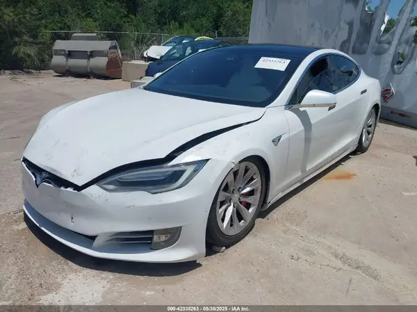 5YJSA1E25JF245269 2018 TESLA MODEL S - Image 2