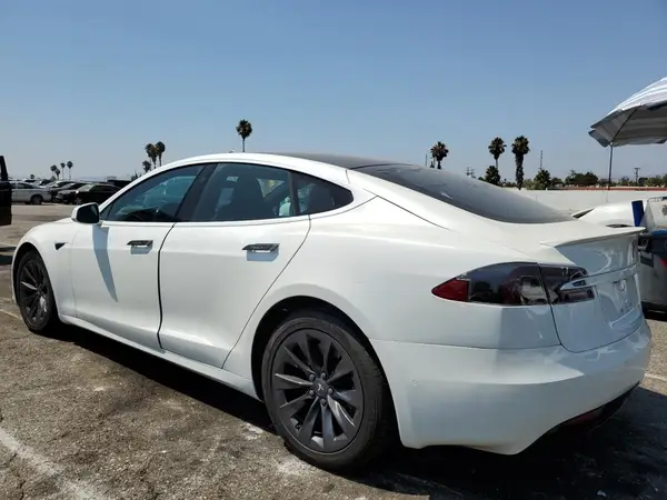 5YJSA1E25JF247135 2018 TESLA MODEL S - Image 2