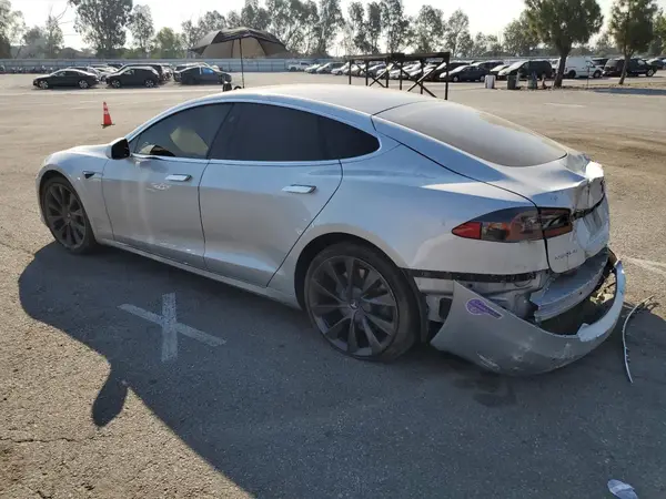5YJSA1E25JF247670 2018 TESLA MODEL S - Image 2