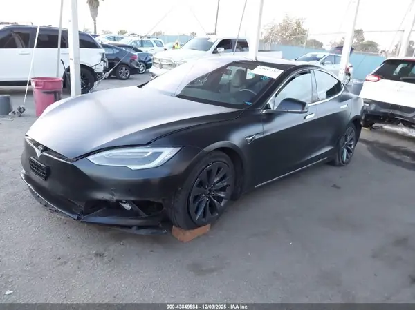 5YJSA1E25JF249693 2018 TESLA MODEL S - Image 2