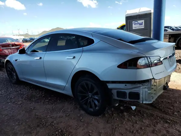 5YJSA1E25JF252562 2018 TESLA MODEL S - Image 2