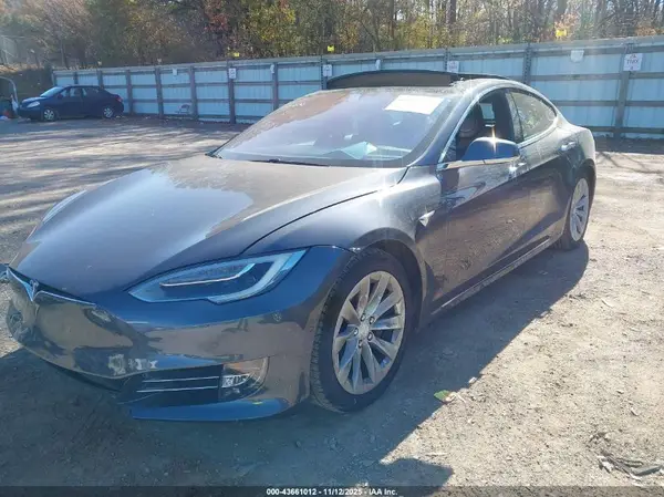 5YJSA1E25JF254568 2018 TESLA MODEL S - Image 2