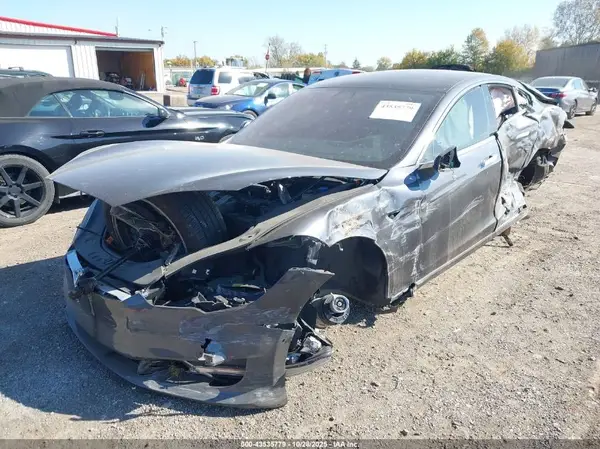 5YJSA1E25JF273251 2018 TESLA MODEL S - Image 2