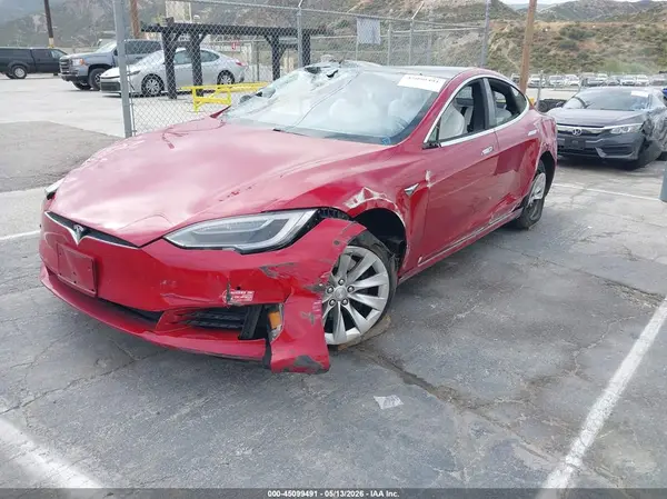 5YJSA1E25JF273525 2018 TESLA MODEL S - Image 2