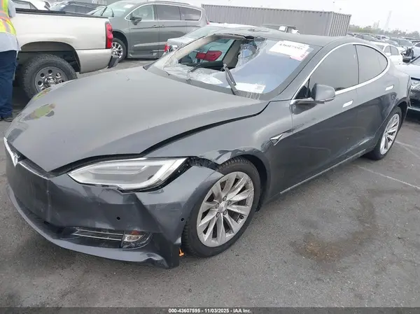 5YJSA1E25JF274867 2018 TESLA MODEL S - Image 2