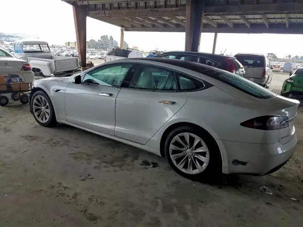 5YJSA1E25JF281821 2018 TESLA MODEL S - Image 2