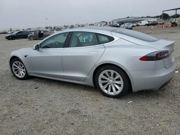 5YJSA1E25JF282919 2018 TESLA MODEL S - Image 2