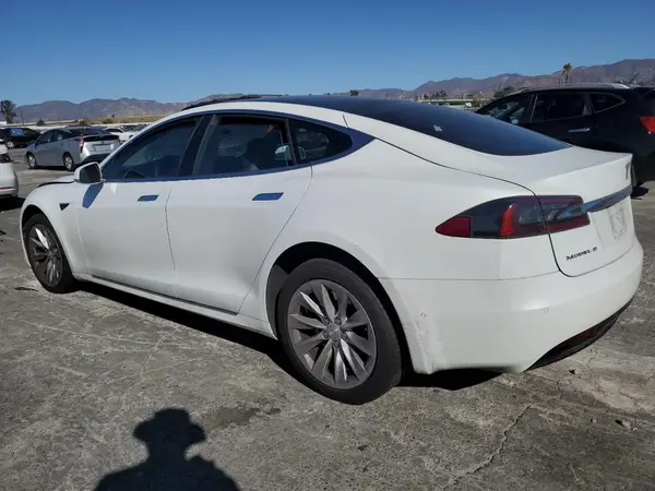 5YJSA1E25JF285609 2018 TESLA MODEL S - Image 2