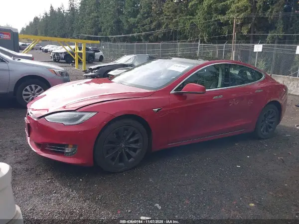 5YJSA1E25JF285674 2018 TESLA MODEL S - Image 2