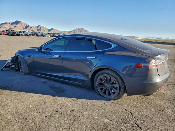 5YJSA1E25JF289756 2018 TESLA MODEL S - Image 2