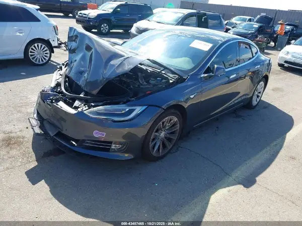 5YJSA1E25JF294259 2018 TESLA MODEL S - Image 2