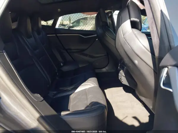 5YJSA1E25JF294259 2018 TESLA MODEL S - Image 8