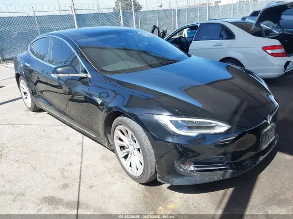 5YJSA1E25JF298019 2018 TESLA MODEL S - Image 1