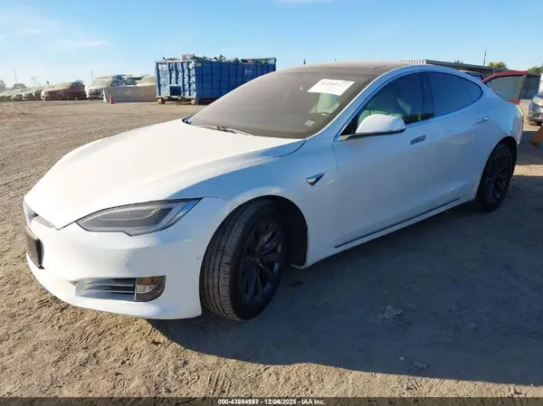 5YJSA1E25JF298229 2018 TESLA MODEL S - Image 2
