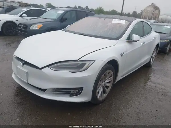 5YJSA1E25LF365673 2020 TESLA MODEL S - Image 2