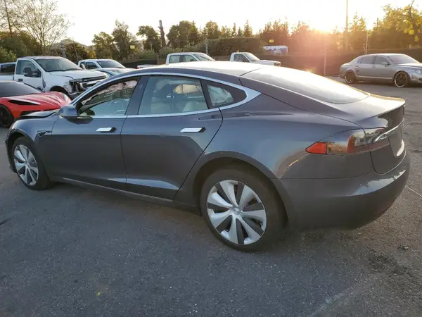 5YJSA1E25LF396776 2020 TESLA MODEL S - Image 2