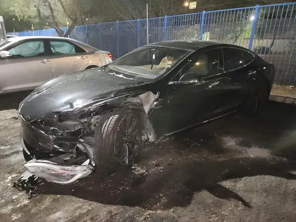 5YJSA1E26GF142385 2016 TESLA MODEL S - Image 1