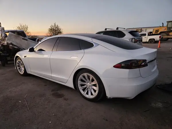 5YJSA1E26HF231889 2017 TESLA MODEL S - Image 2