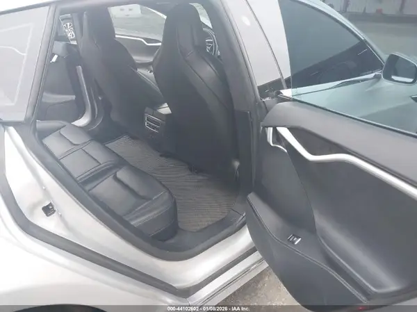 5YJSA1E26JF244342 2018 TESLA MODEL S - Image 8