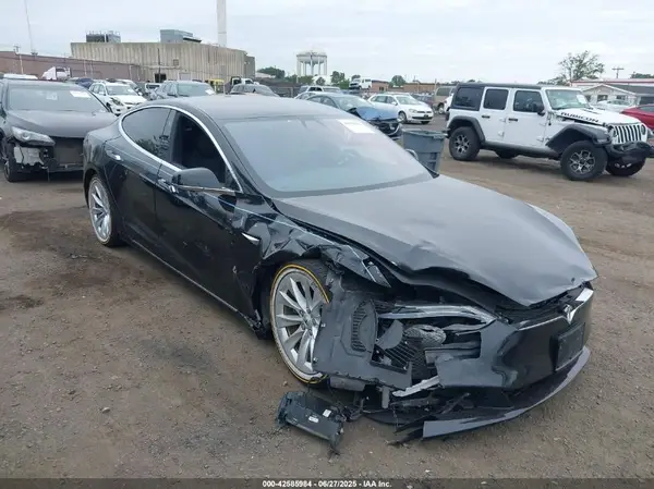 5YJSA1E26JF244843 2018 TESLA MODEL S - Image 1