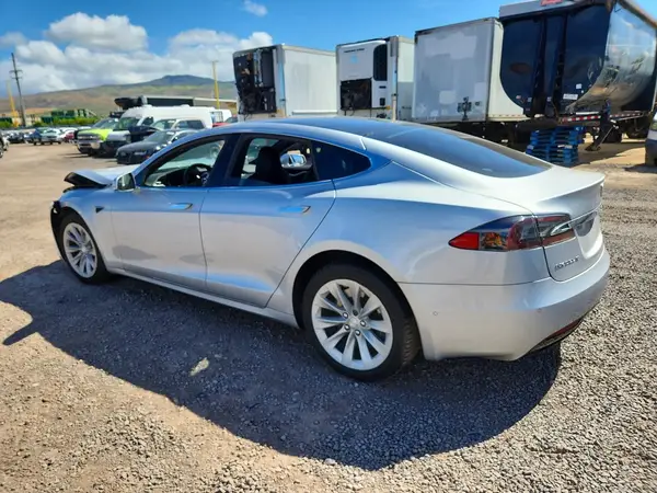 5YJSA1E26JF245216 2018 TESLA MODEL S - Image 2