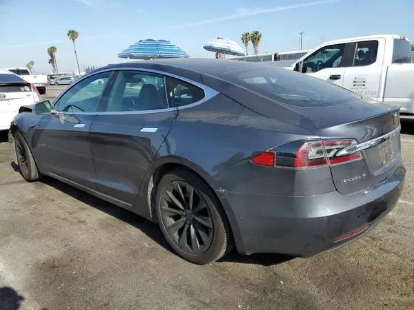 5YJSA1E26JF246673 2018 TESLA MODEL S - Image 2