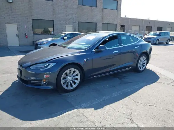 5YJSA1E26JF249573 2018 TESLA MODEL S - Image 2