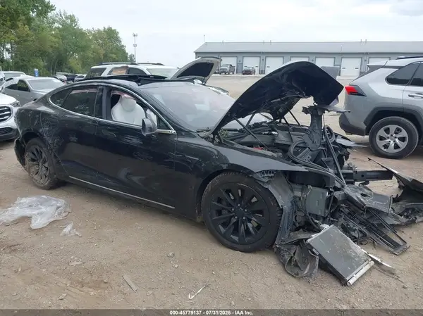 5YJSA1E26JF257219 2018 TESLA MODEL S - Image 1