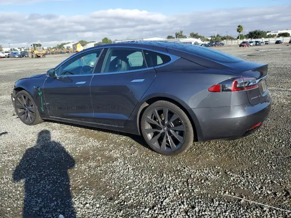 5YJSA1E26JF258130 2018 TESLA MODEL S - Image 2