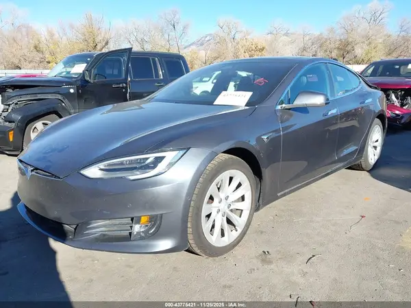 5YJSA1E26JF261819 2018 TESLA MODEL S - Image 2