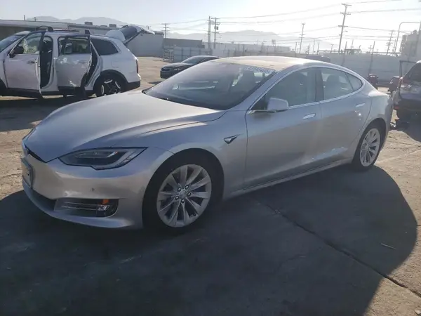 5YJSA1E26JF262517 2018 TESLA MODEL S - Image 1