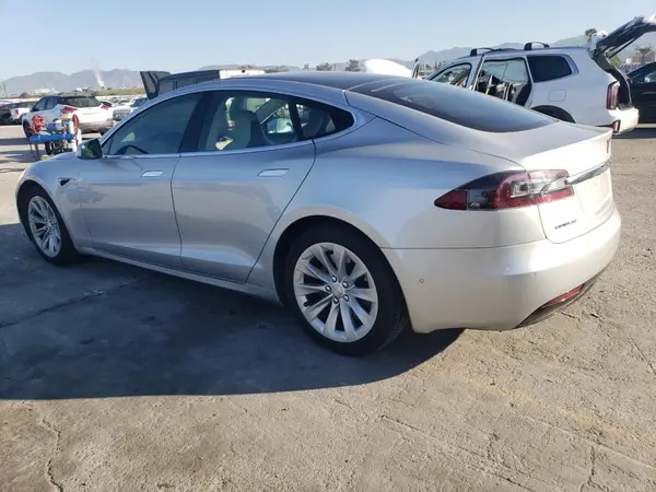 5YJSA1E26JF262517 2018 TESLA MODEL S - Image 2