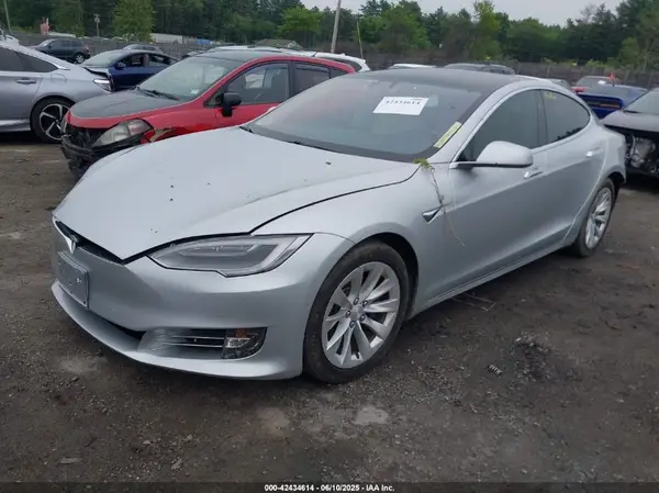 5YJSA1E26JF264767 2018 TESLA MODEL S - Image 2