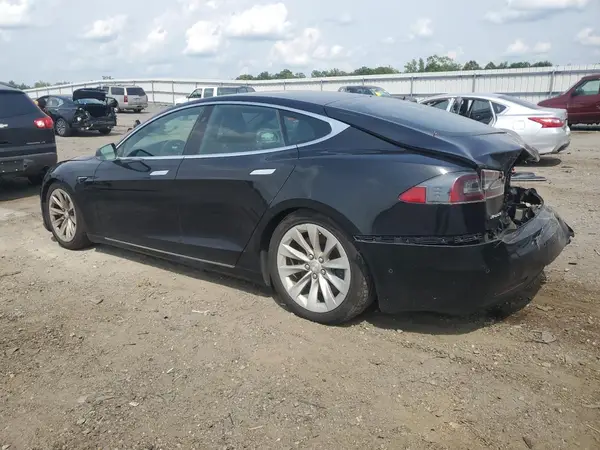 5YJSA1E26JF266728 2018 TESLA MODEL S - Image 2