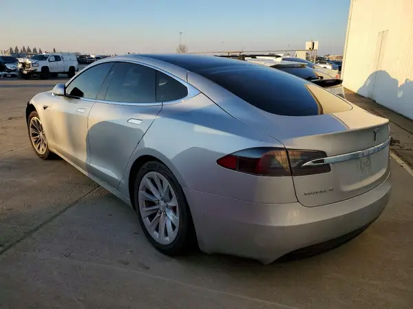 5YJSA1E26JF278457 2018 TESLA MODEL S - Image 2