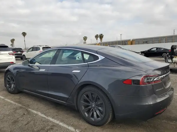 5YJSA1E26JF288227 2018 TESLA MODEL S - Image 2