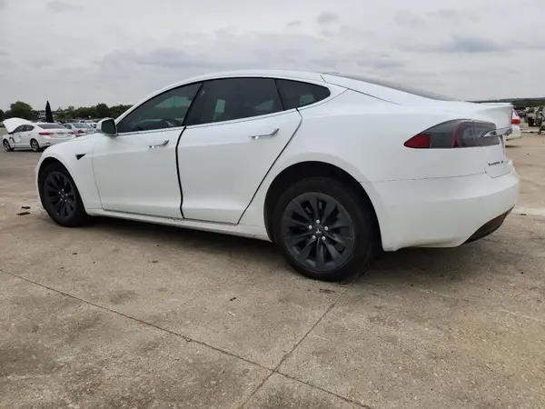 5YJSA1E26JF288258 2018 TESLA MODEL S - Image 2