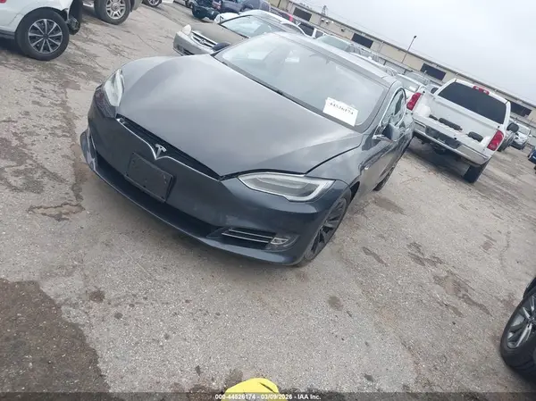 5YJSA1E26JF293279 2018 TESLA MODEL S - Image 2