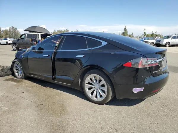 5YJSA1E26JF293475 2018 TESLA MODEL S - Image 2